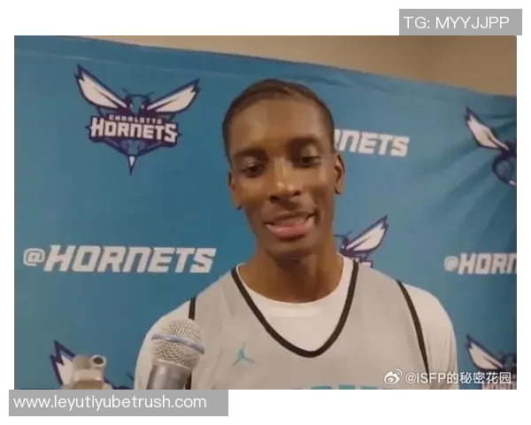 迪亚巴特重返主场感受热情氛围对新赛季充满期待与信心 迪亚巴特重返主场感受热情氛围对新赛季充满期待与信心