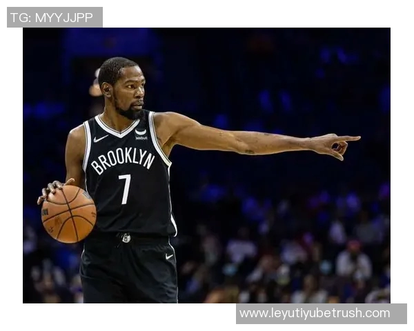 唐斯自豪于华子成就每次路过阿迪门店必停留欣赏他的海报