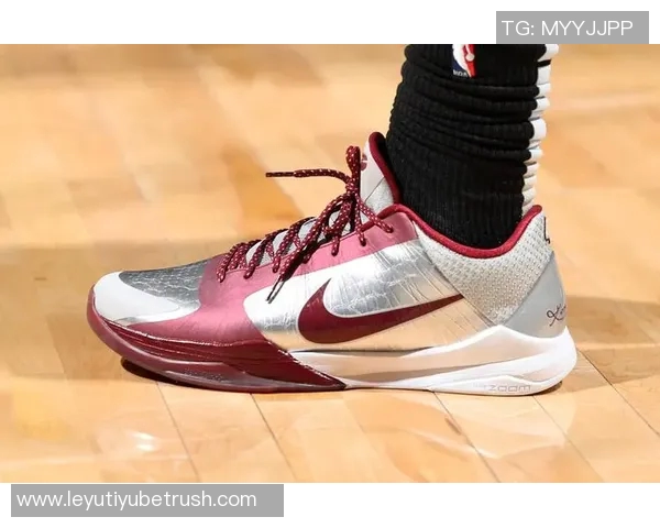 肯塔基大学推出全新Kobe5PE校队配色引发球迷热议