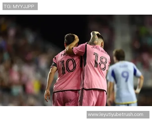 迈阿密国际全队合照亮相布斯克茨与阿尔巴成为焦点C位球员